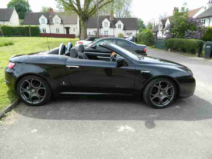 57REG ALFA SPIDER JTS FINISHED IN BLACK WITH CONTRASTING LEATHER INTERIOR! MINT!