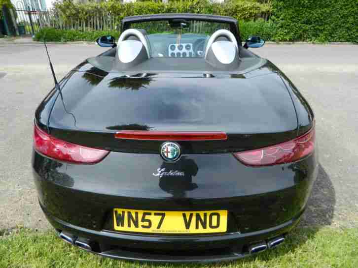 57REG ALFA SPIDER JTS FINISHED IN BLACK WITH CONTRASTING LEATHER INTERIOR! MINT!