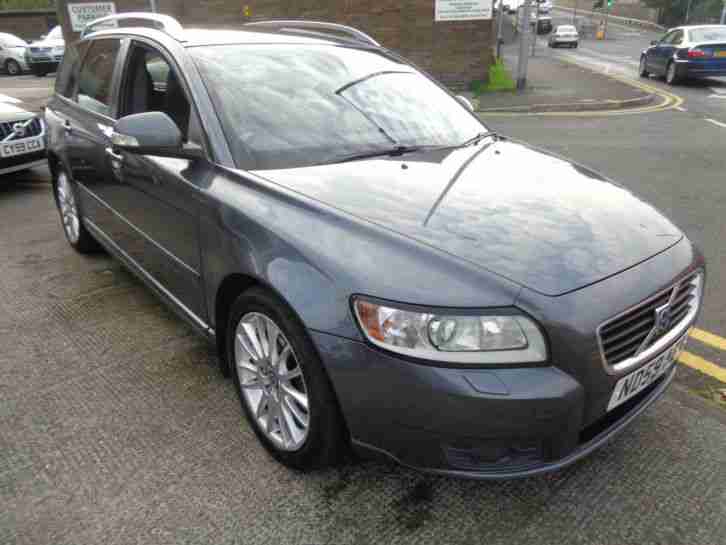 59 VOLVO V50 1.6D DRIVe SE LUX DIESEL ESTATE IN METALLIC GREY WITH BLACK LEATHER