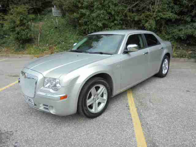 (60) 2010 Chrysler 300C SE Diesel Automatic Full Service History