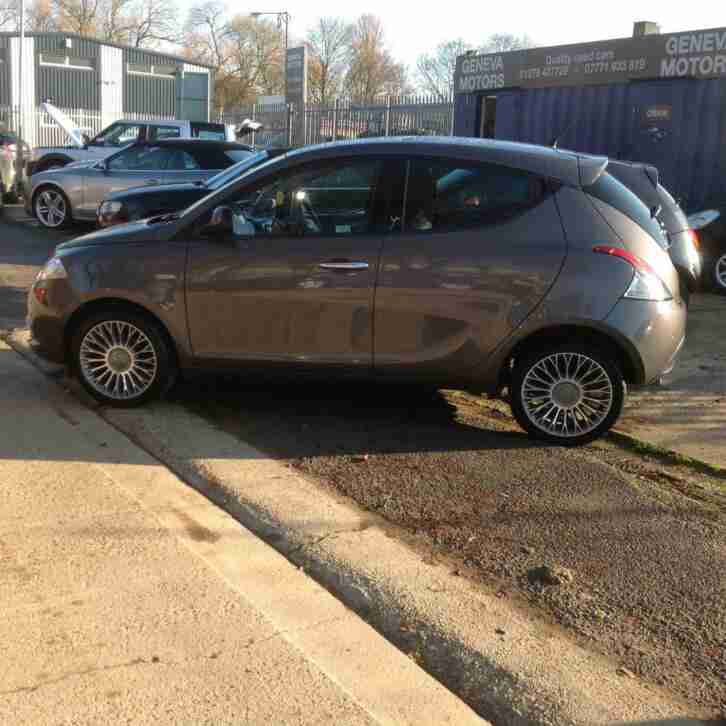 64 Chrysler Ypsilon 1.2 ( 69bhp ) 2014MY Platinum 5Door.Climate Cruise.Leather.