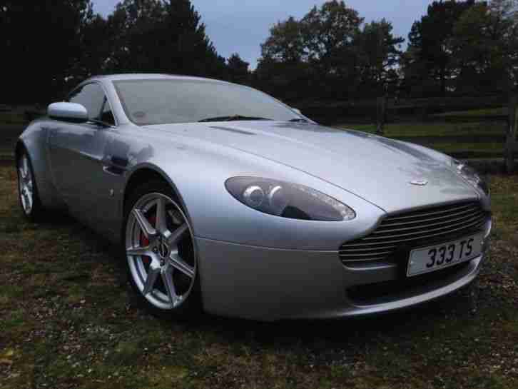 ASTON MARTIN VANTAGE V8 SILVER