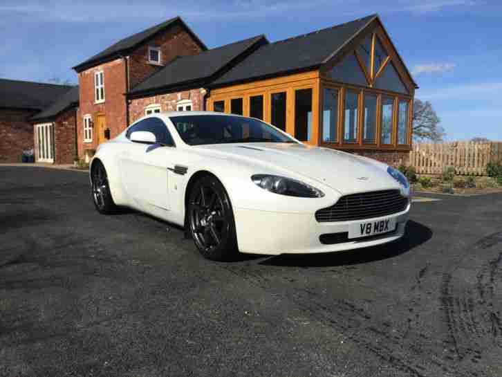 ASTON MARTIN VANTAGE V8 WHITE 2007 MODEL YEAR - HIGH SPEC SAT NAV ETC.