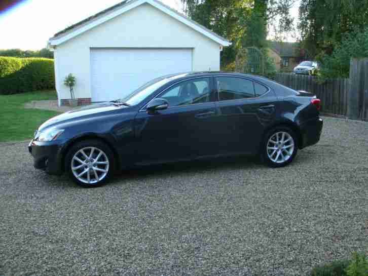 AU11 URH - Lexus IS200 Advance