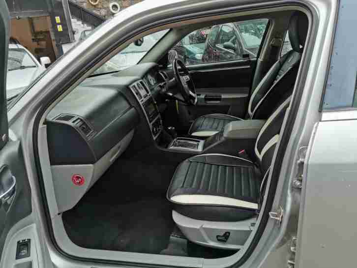 *AUTOMATIC*CHRYSLER 300c DIESEL LIMOUSINE-LONG MOT-IDEAL FAMILY CAR&LONG TRIPS