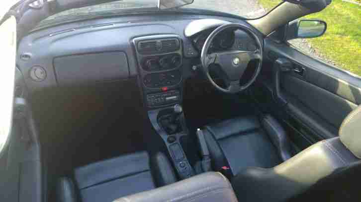 Alfa Romeo Spider 1997 in rare tropico green! Original with superb history.