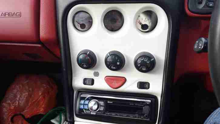 Alfa Romeo Spider 2.0 TS white wrap with extras