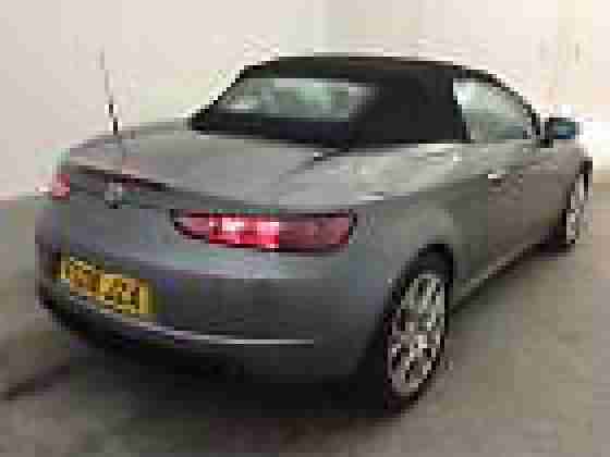 Alfa Romeo Spider 2.2JTS Sports convertible in graphite grey metallic stunning