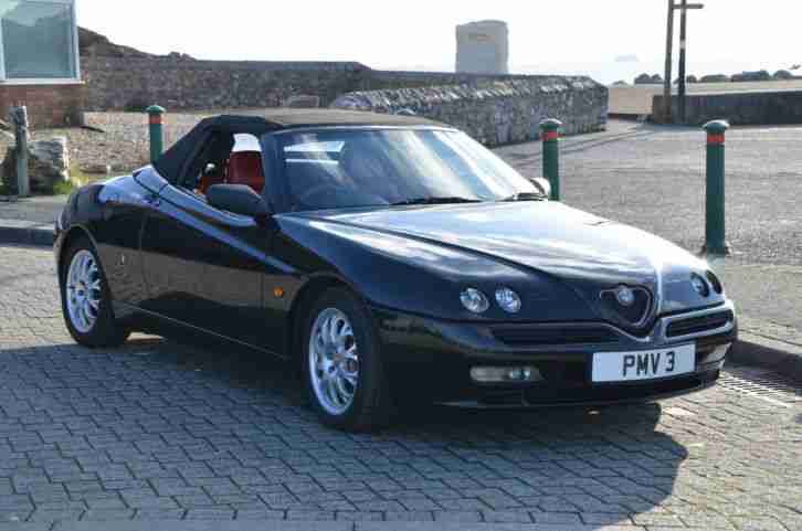 Alfa Romeo Spider V6 24V 2001 Black with Ox Blood Red Leather interior - Rare