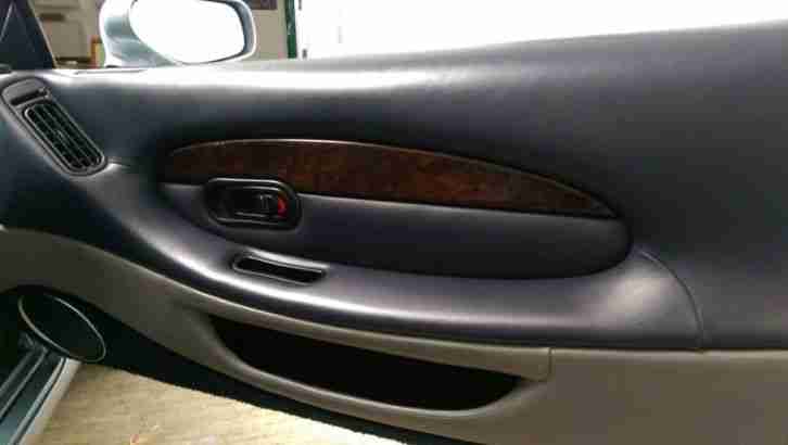 Aston Martin DB 7 Coupe Avantage
