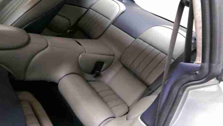 Aston Martin DB 7 Coupe Avantage