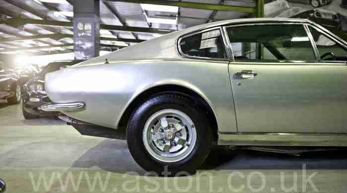 Aston Martin V8 5.3 auto