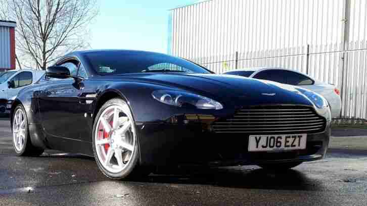 Aston Martin V8 Vantage. FAMSH, Apple Car Play.