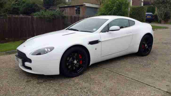 Aston Martin Vantage 2dr 4.3 HUGE SPEC / STUNNING LOOKS 2006 (56 reg),