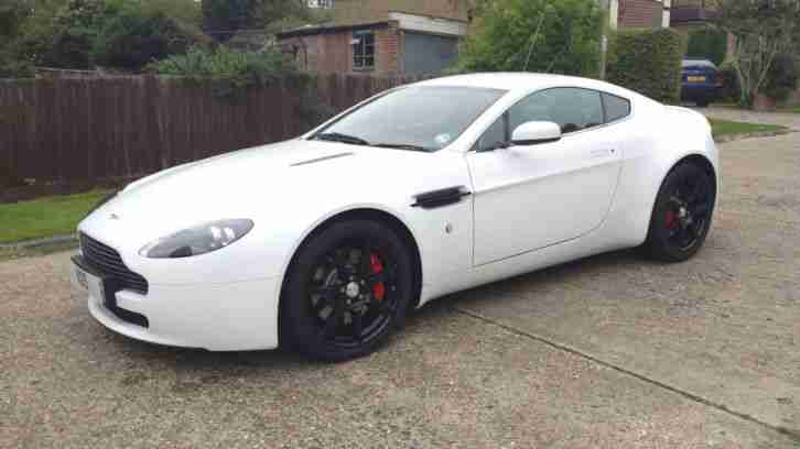 Aston Martin Vantage 2dr 4.3 HUGE SPEC / STUNNING LOOKS 2006 (56 reg),