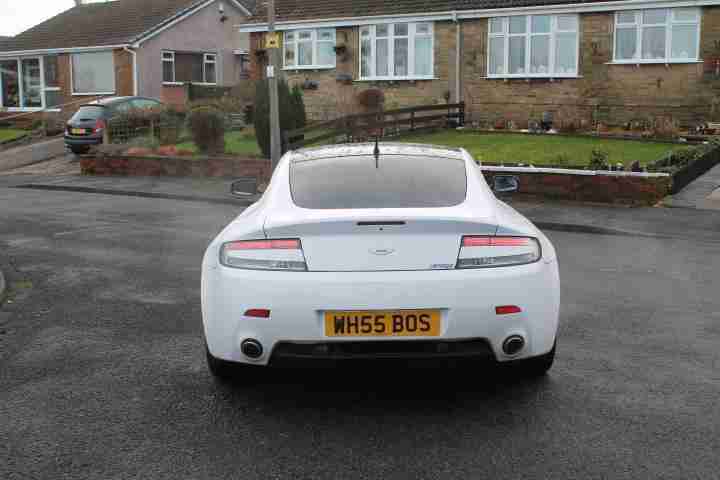 Aston Martin Vantage 4.3 V8