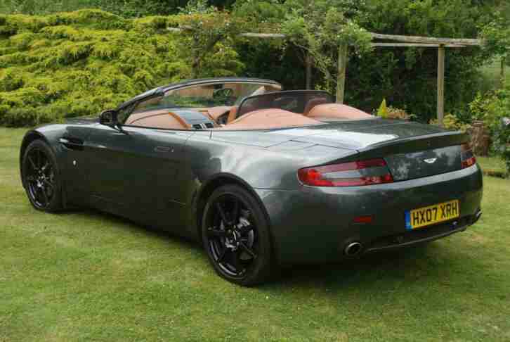 Aston Martin Vantage Roadster