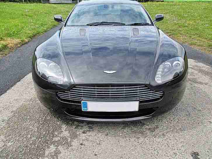 Aston Martin Vantage V8