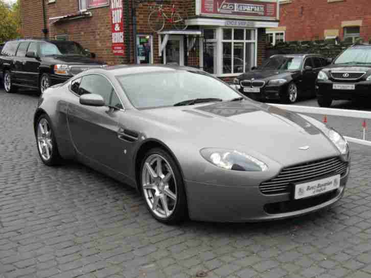 Aston Martin Vantage V8