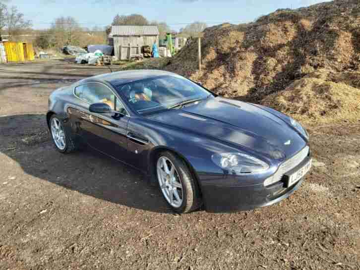 Aston Martin Vantage V8