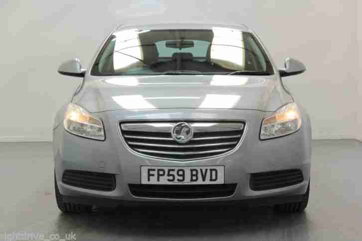 BAD CREDIT CAR FINANCE - Vauxhall Insignia, Exclusive NAV, 2.0 Diesel Silver 5dr