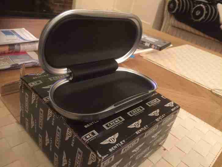 BENTLEY PIANO BLACK VENEER SUNGLASS CASE / FREE SHIPPING