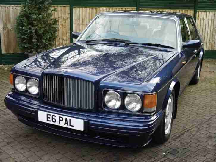 BENTLEY TURBO R (96 MODEL) SWB. Peacock with Magnolia piped. Stunning!
