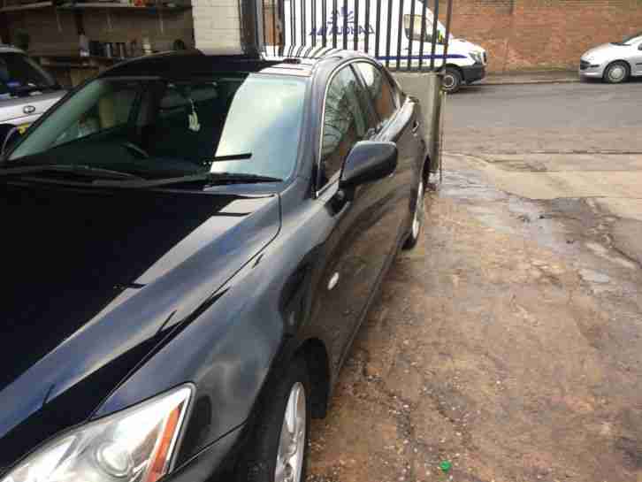 BLACK LEXUS IS220D