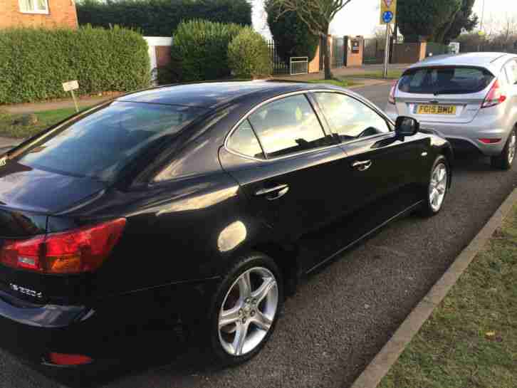 BLACK LEXUS IS220D