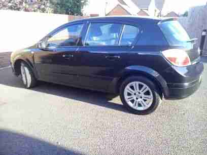 BLACK VAUXHALL ASTRA ACTIVE