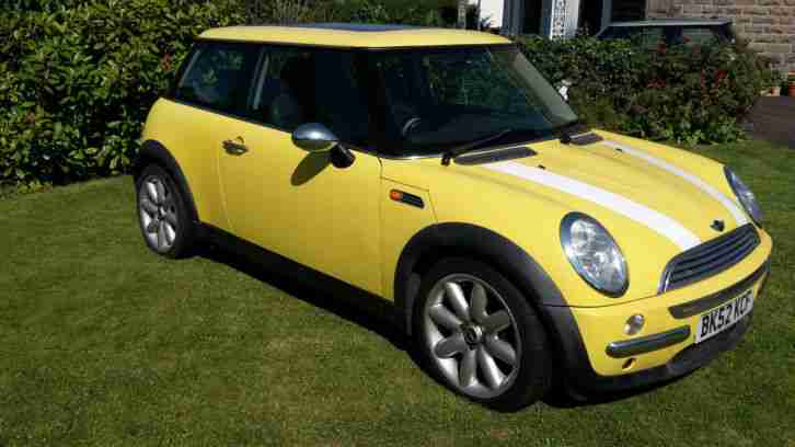 BMW Mini Cooper with Panoramic Roof