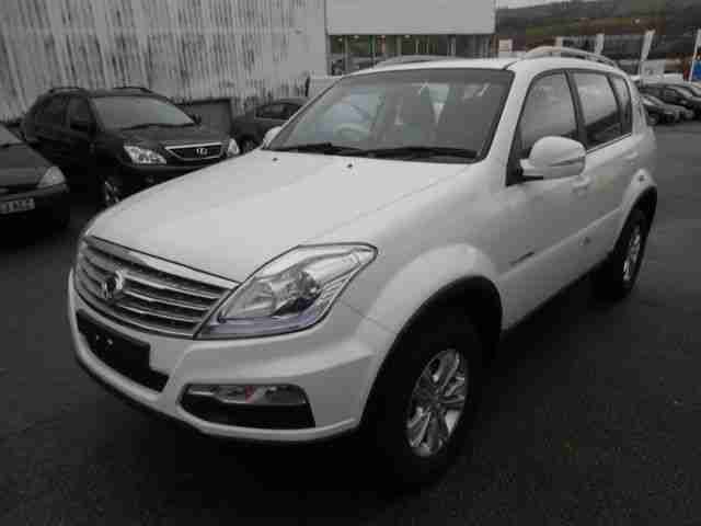 BRAND NEW SSANGYONG REXTON W DIESEL ESTATE 2.0 SX AUTOMATIC IN WHITE