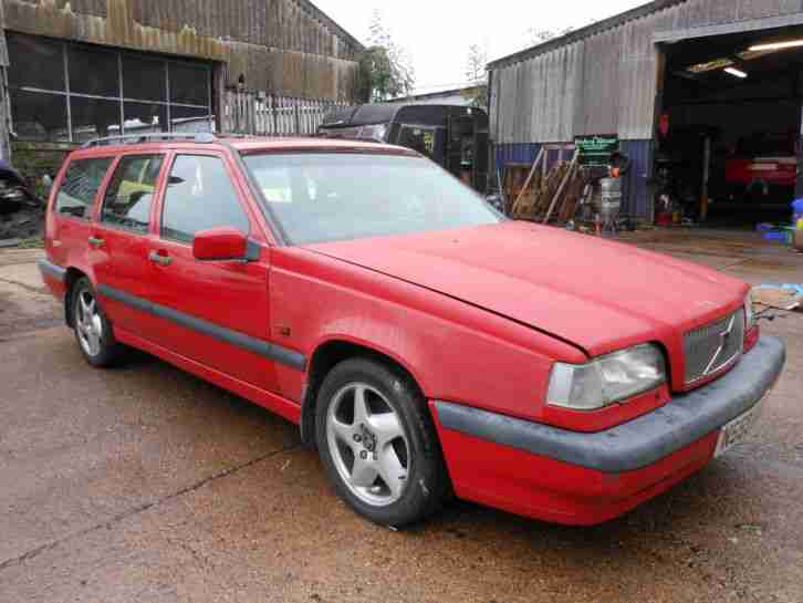 BREAKING 1996N VOLVO 850 T5 2.3 TURBO ESTATE MANUAL RED WITH GREY CLOTH
