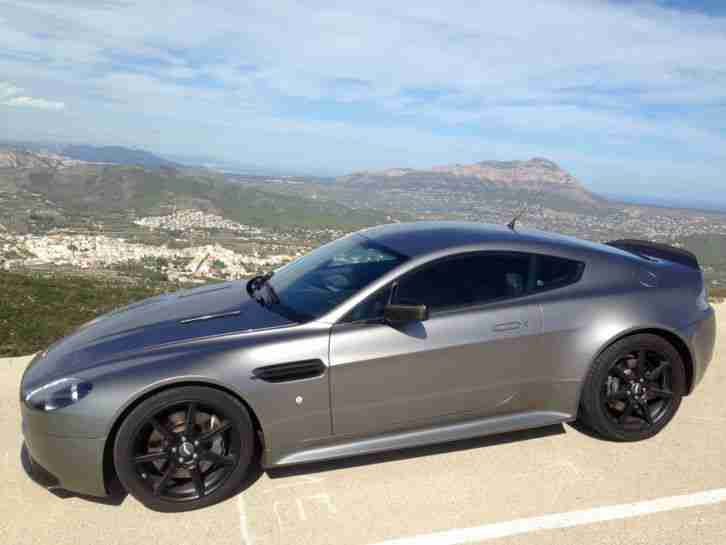 Beautiful Aston Martin Vantage V8 in Spain