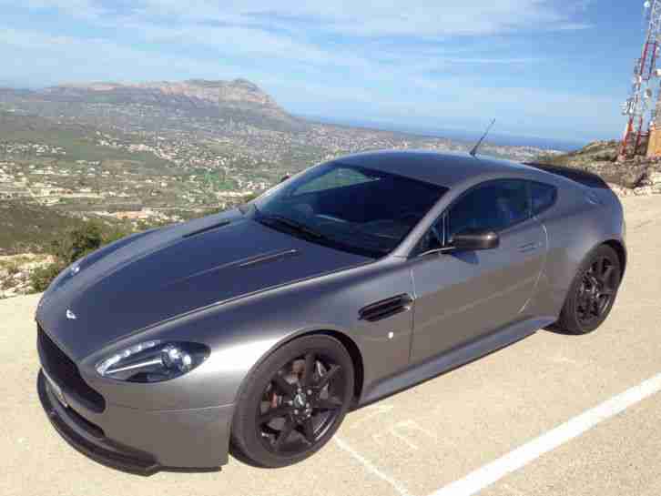 Beautiful Aston Martin Vantage V8 in Spain