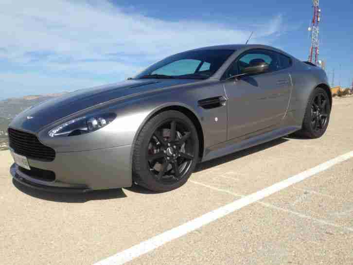 Beautiful Aston Martin Vantage V8 in Spain