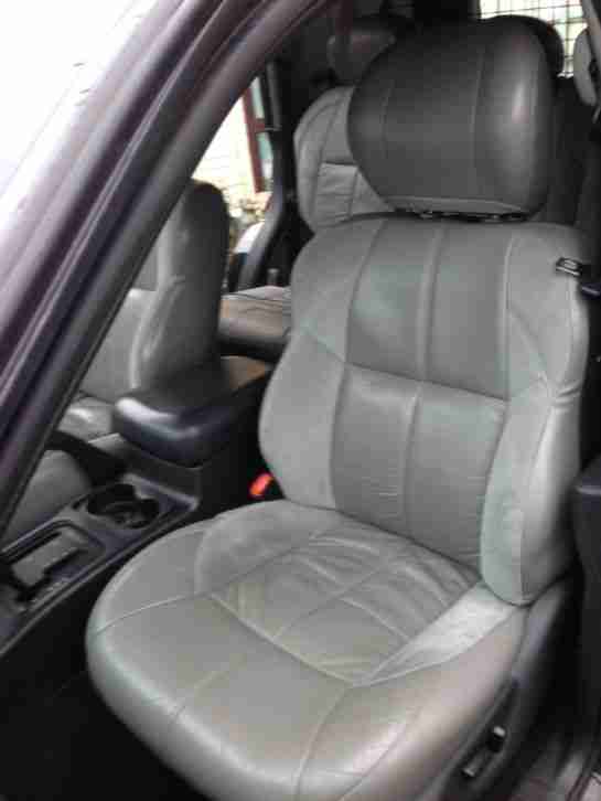 Black Jeep Grand Cherokee