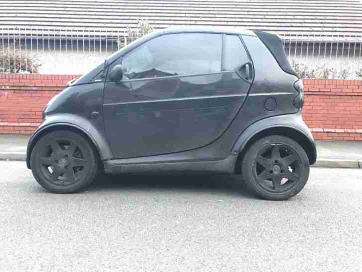 Black Smart City Cabrio Semi Auto 2003 Needs repair work