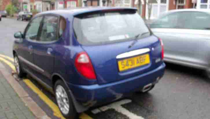 CAR DAIHATUS