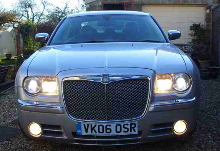 CHRYSLER 300C CRD 2006 SILVER SALOON