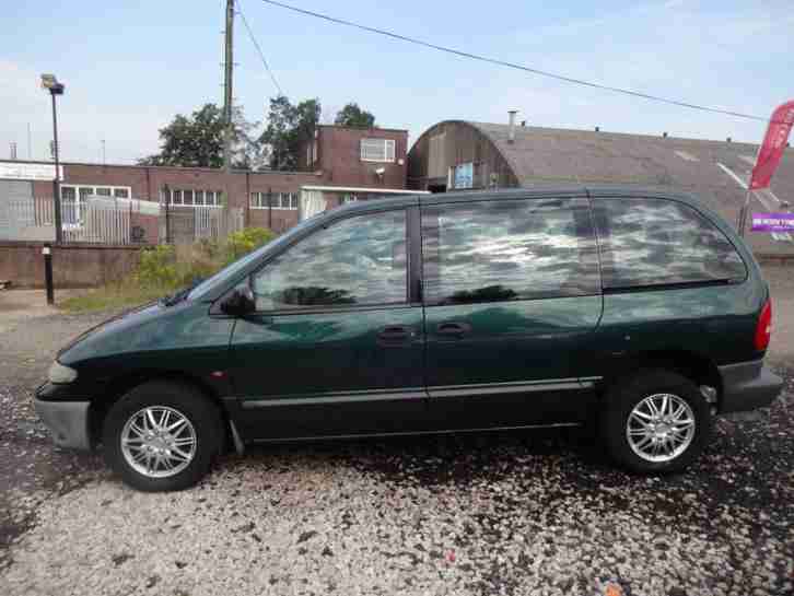 CHRYSLER VOYAGER 2.5 CRD SE~MPV~5 SPEED MANUAL~METALLIC GREEN~SUPERB CAR