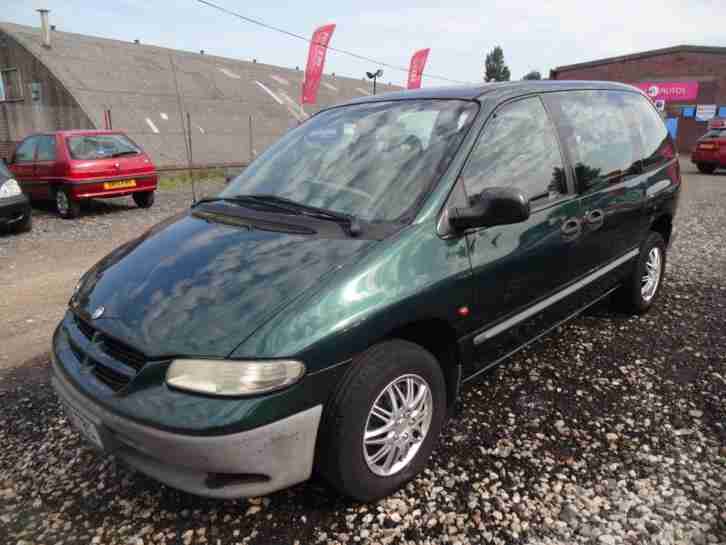 CHRYSLER VOYAGER 2.5 CRD SE~MPV~5 SPEED MANUAL~METALLIC GREEN~SUPERB CAR