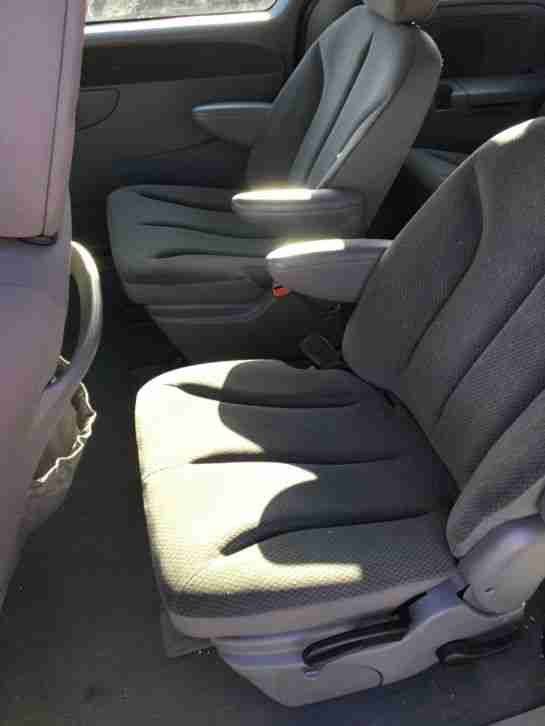 CHRYSLER VOYAGER 2006 2.D TD 7 seat sold