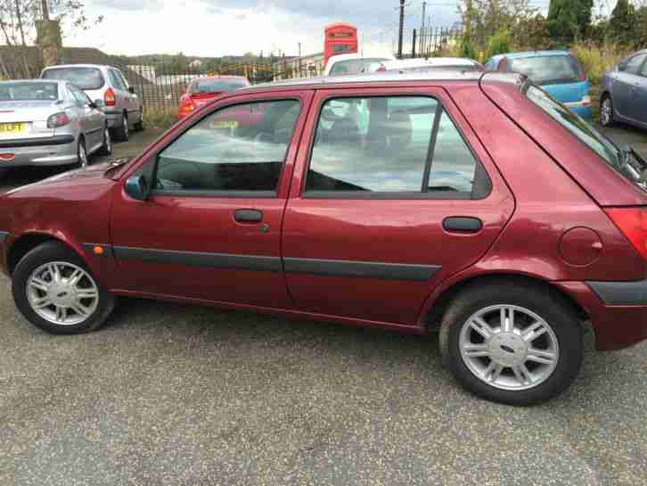 CLASSIC 2001 FORD FIESTA LX RED 5 DR VERY LOW MILES 42K NO RESERVE 2 OWNERS