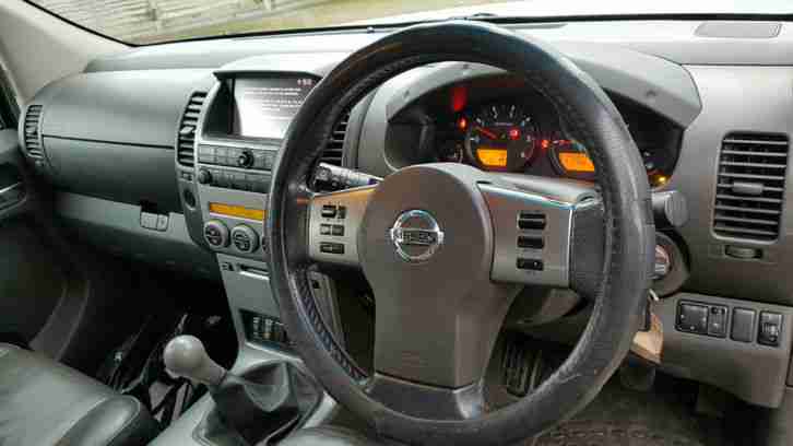 CLEAN NISSAN NAVARA D/C AVENTURA DCI SILVER 6 SPEED MANUAL OUTSTANDING TRUCK