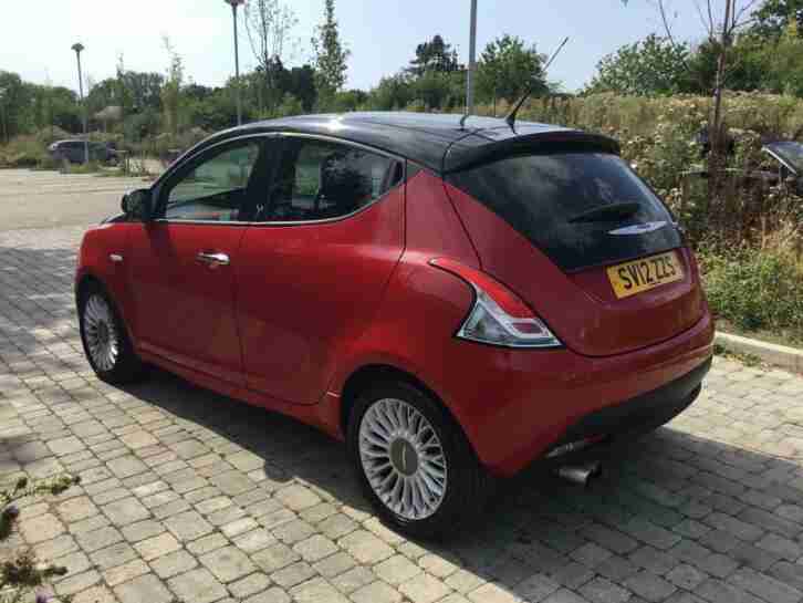 Chrysler Ypsilon 0.9 TwinAir ( 85bhp ) Black&Red