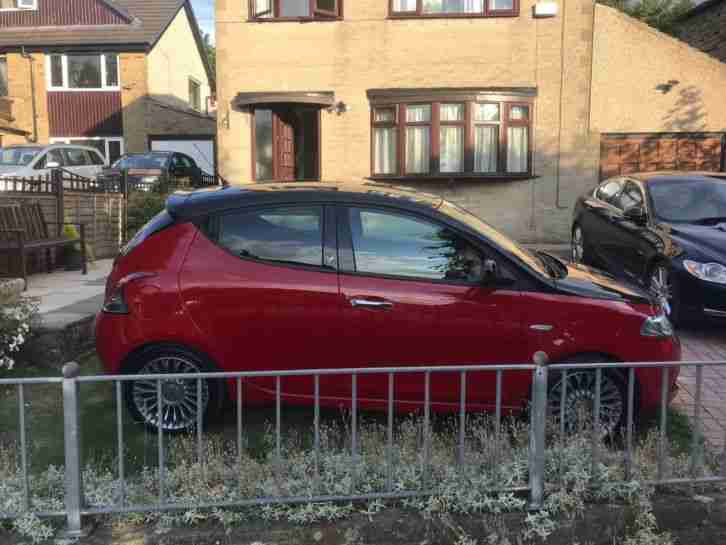Chrysler Ypsilon 0.9 TwinAir Black & Red special edition