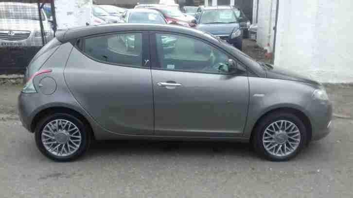 Chrysler Ypsilon 1.2 SE 2012 (12)**Service History**2 Keys**Long MOT