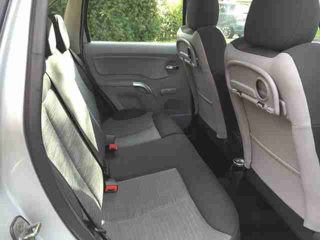 Citroen C3 XTR, 1.4i, 2004 (54) Semi Auto, Silver, 5 Door Hatchback, New MOT