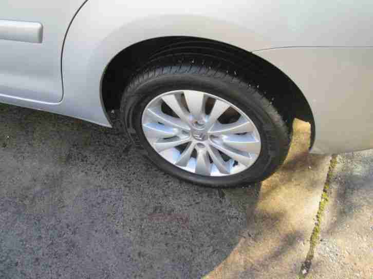 Citroen Grand C4 Picasso 1.6i 16v VTi ( 120bhp ) VTR+
